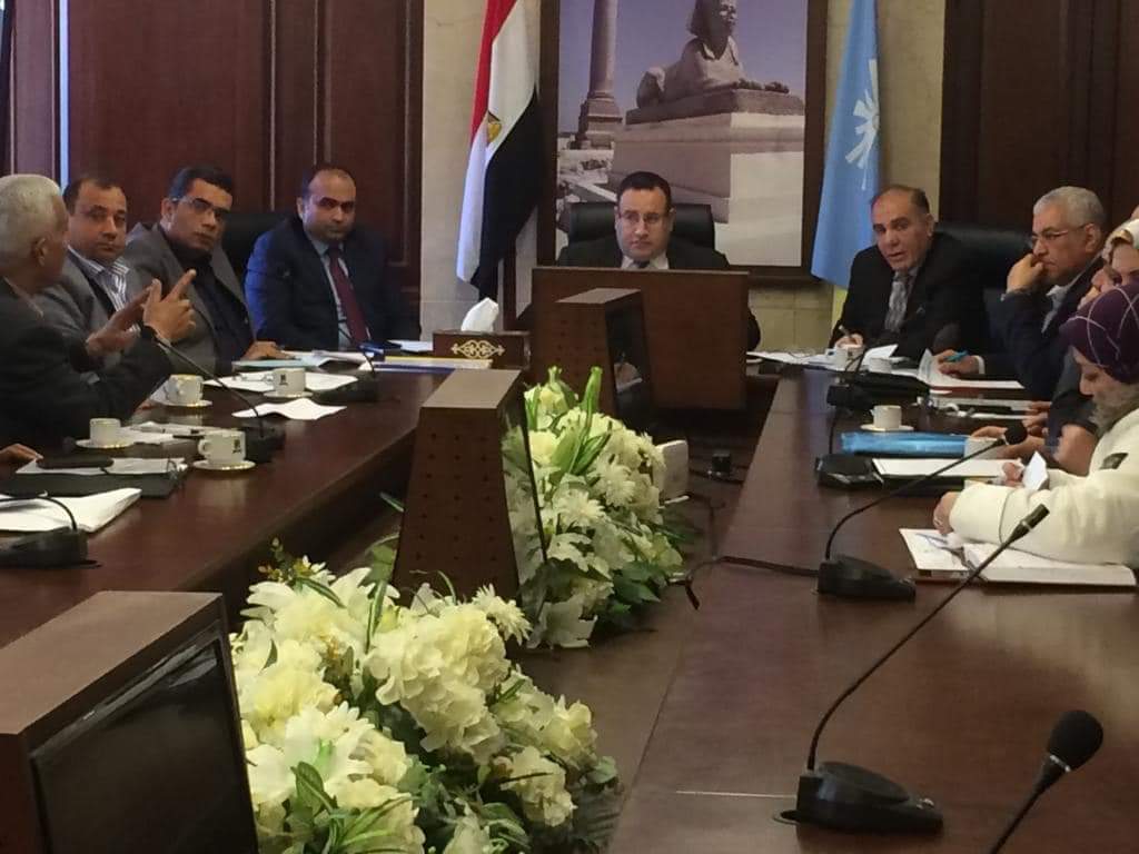 محافظ الإسكندرية يأمر بتحويل المتقاعسين عن متابعة أعمال شركة النظافة للتحقيق