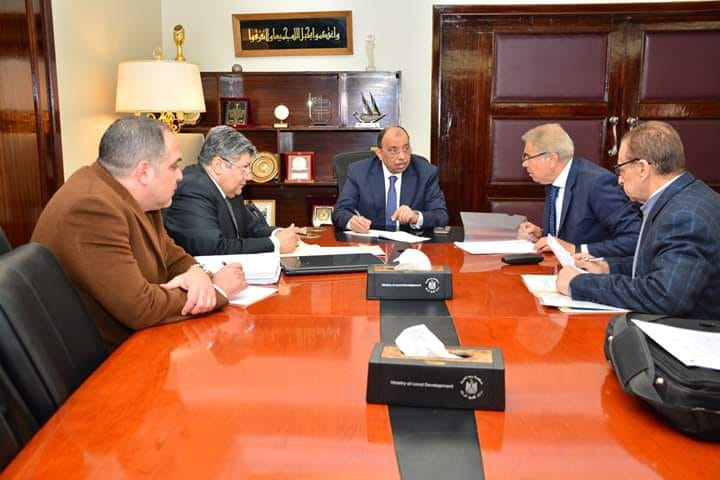 وزير التنميه المحلية يجتمع مع عدد من المحافظين لبحث آخر مستجدات منظومة النظافة والمخلفات الصلبة