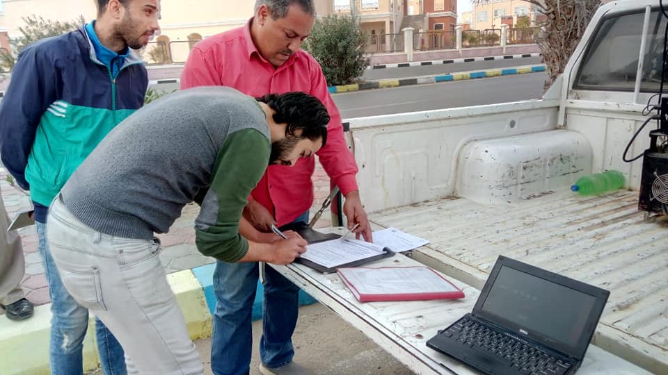 البيئة تشن حملة لفحص عوادم السيارات بالإسماعيلية وتوعية قائدي المركبات بأضرارها