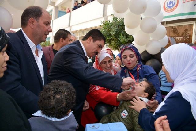 محافظ القليوبية يدشن حملة التطعيم ضد شلل الأطفال