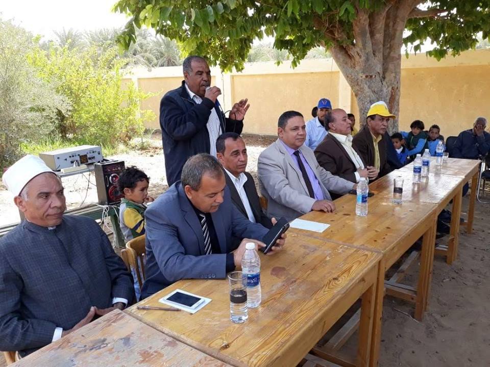 بالصور  التداوي على رأس مكرمي رواد التعليم بالقطّارة في الوادي الجديد
