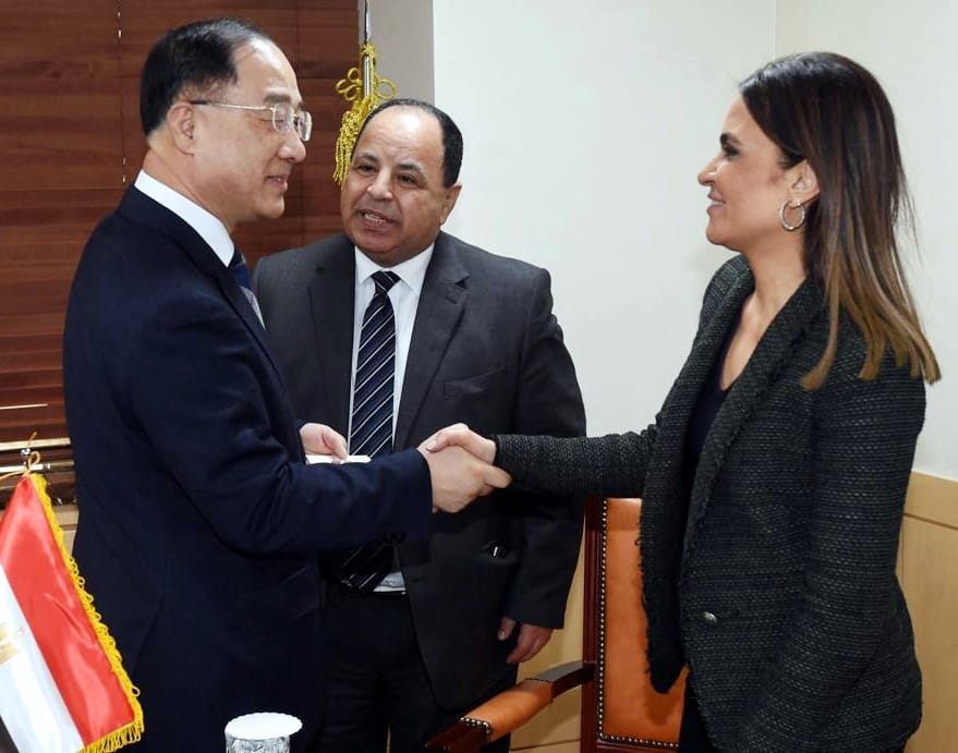 وزيرا الاستثمار والمالية يبحثان زيادة التعاون مع صندوق التعاون التنموى الاقتصادى الكورى