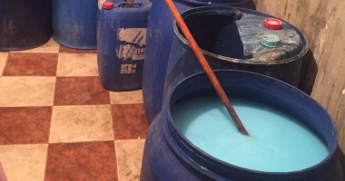 ضبط 14 طن منظفات مجهولة المصدر داخل مخزن في الإسكندرية