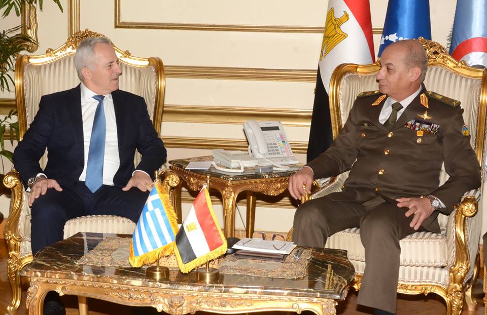 وزير الدفاع والإنتاج الحربى يلتقى بنظيره اليونانى