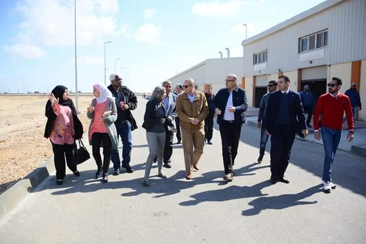 وفد منظمة المدن والحكومات الأفريقية يزور دمياط ويلتقي السكرتير العام ويتفقد مدينة الأثاث