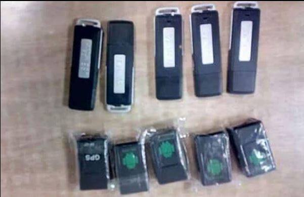 جمارك مطار برج العرب يبطل محاولة ادخال اجهزة تصنت وتتبع بحوزة احد الركاب