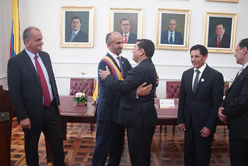 ”البرلمان الكولومبي” يمنح أحمد الجروان وسام ”سيمون بوليفار” تقديرا لجهوده عالميًا