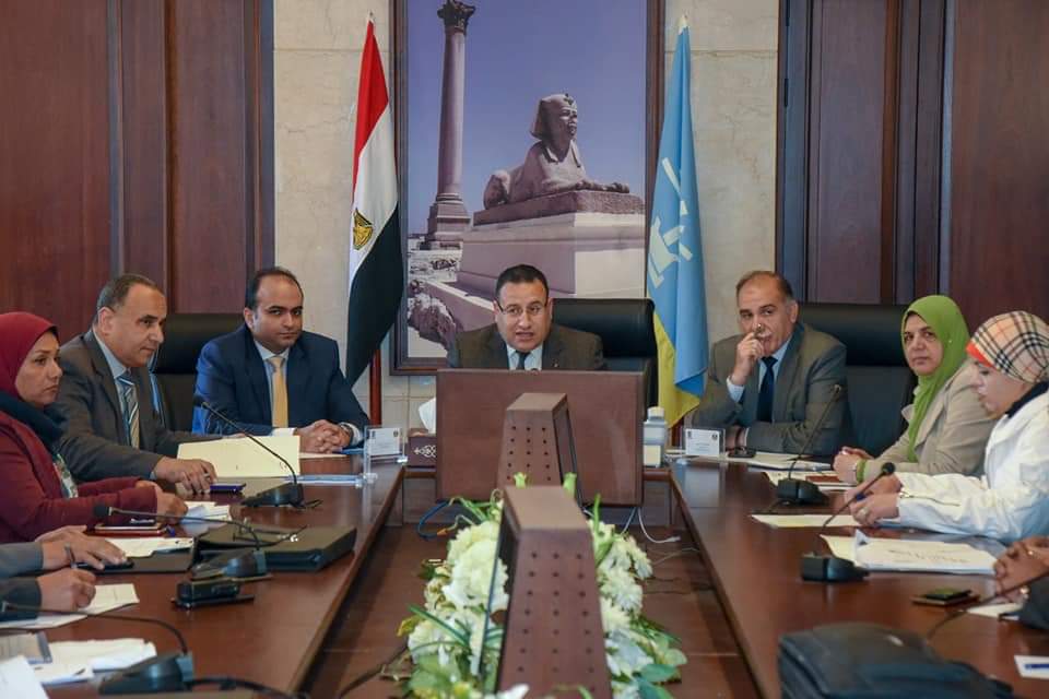 محافظ الإسكندرية يجتمع بلجنة تقنين أراضي الدولة لمناقشة آخر مستجدات الخاصة بهذا الملف