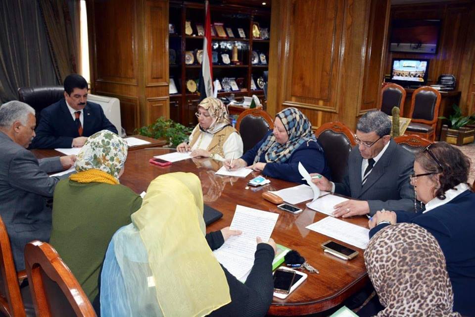 محافظ القليوبية يجتمع لإختيار الأم المثالية بالديوان العام من 5 أمهات من المتقدمات للمسابقة