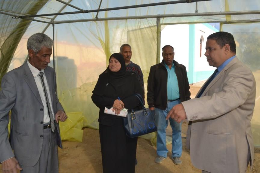 بالصور التداوي يتفقد الصوب الزراعية ووحدة تعبئة البلح بالخارجة الثانوية الزراعية