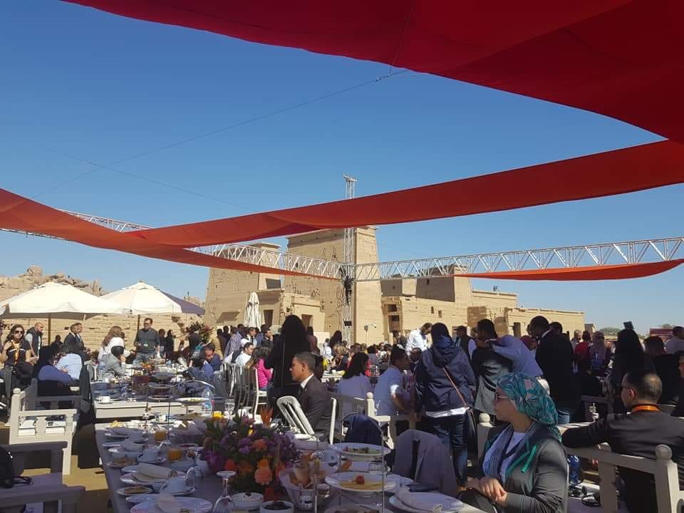 فطار جماعى لشباب العرب و افريقيا بمعبد فيلة