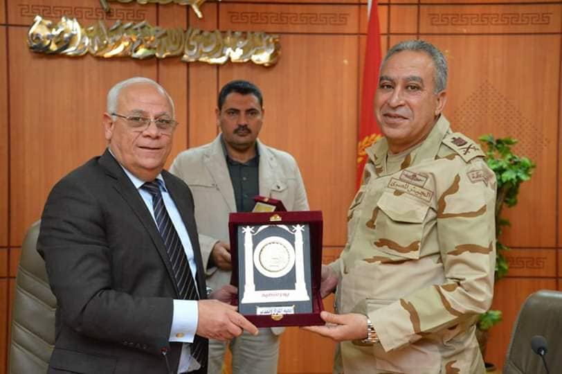 محافظ بورسعيد يستقبل وفد من أكاديمية ناصر العسكرية