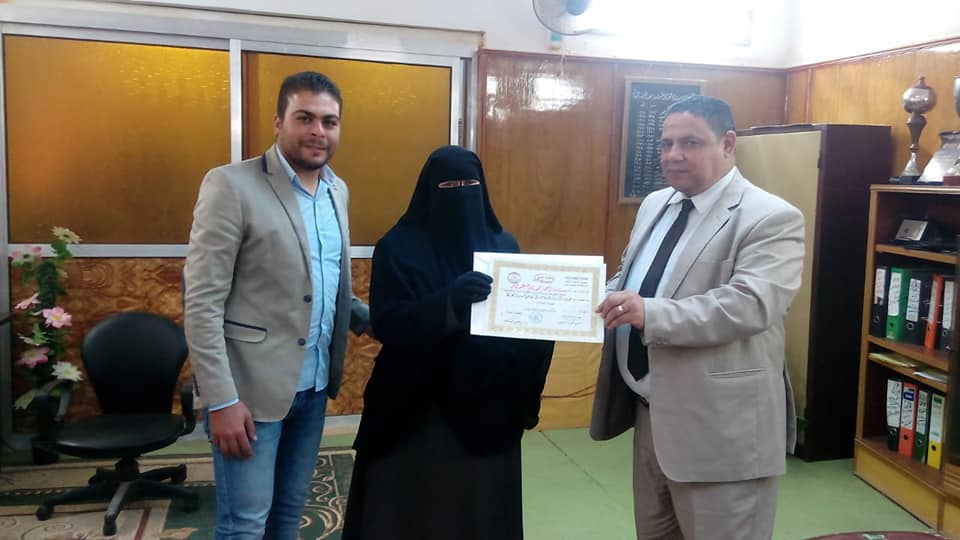 التداوى يستقبل الأم المثالية مهنئا بالمركز الأول على محافظة الوادي الجديد