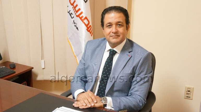 علاء عابد: الفترة المقبلة ستشهد تحسنا اقتصاديا ملحوظا.. وطارق قابيل وزير ناجح يعمل في صمت