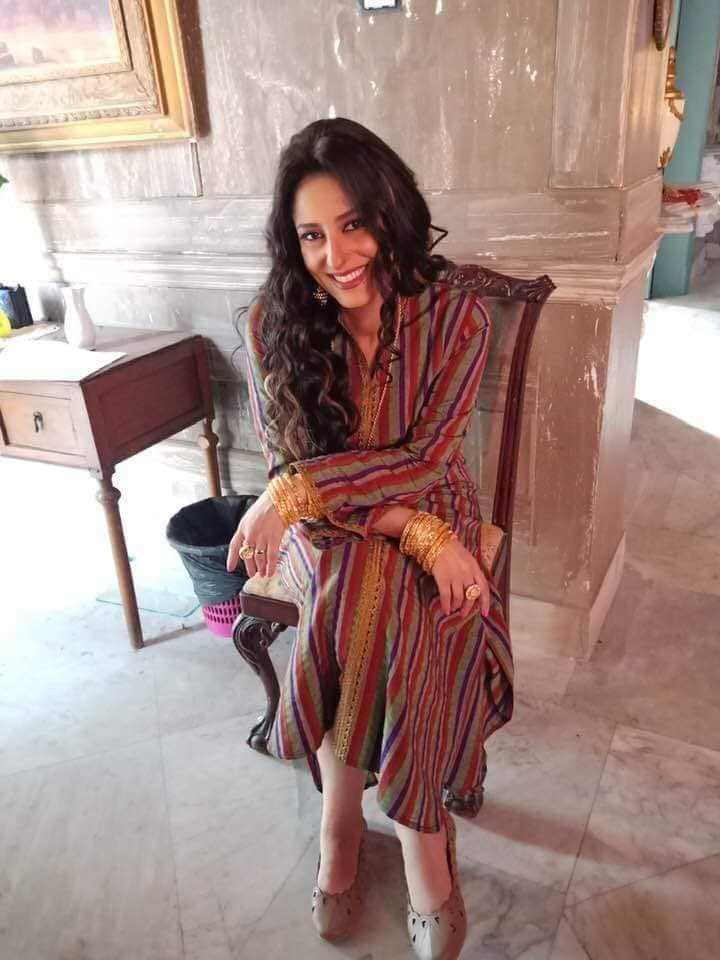 "حنان مطاوع" معلمه موبيليا في لمس أكتاف