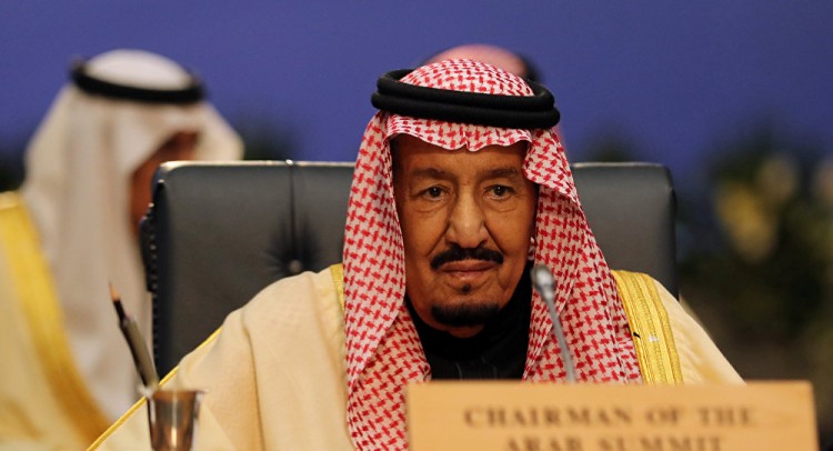 ملك السعودية يدعو لاجتماع طارئ لقادة العرب والخليج