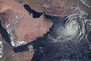 الاعصار "فايو" يغير مساره تجاه الغرب صوب الجزيرة العربية
