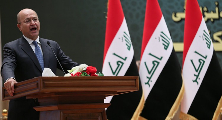 أمير الكويت يصل بغداد ويلتقى الرئيس العراقي برهم صالح