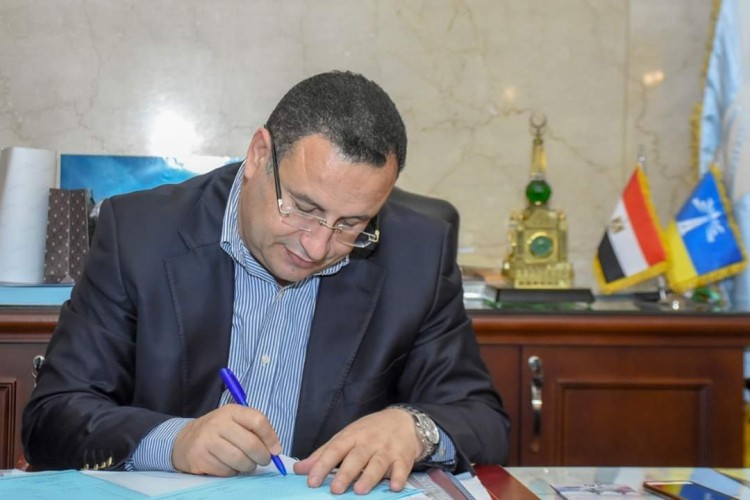 محافظ الإسكندرية يوقع بروتوكول لتنمية المشروعات بقيمة 33 مليون جنيه