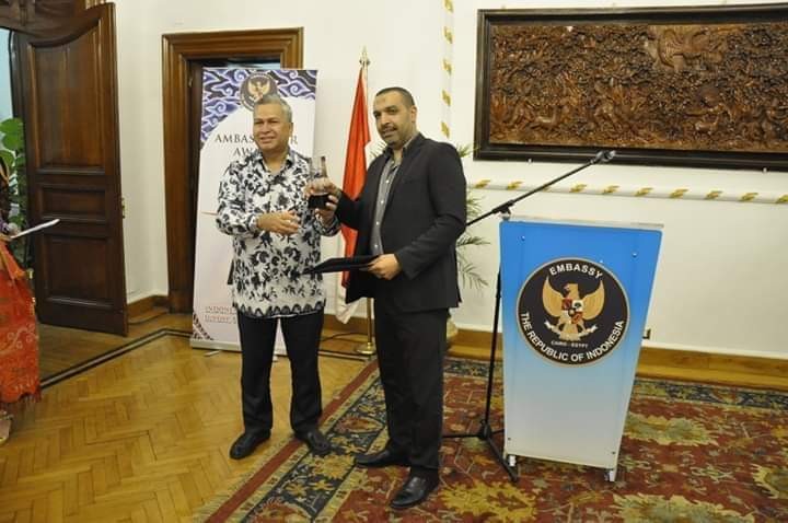 السفير الأندونيسي يكرم أفضل الشخصيات لعام ٢٠١٩