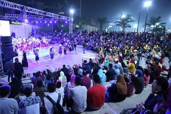 _مهرجان أطفال العالم يحتفلون أعلي كوبري روض الفرج.