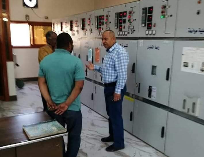 جولة تفقدية مفاجئة لرئيس شركة مصر العليا للكهرباء بقطاعات الشركة بأسوان