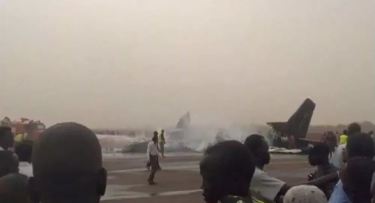 تحطم طائرة بعد إقلاعها من مطار جوبا ومقتل جميع ركابها