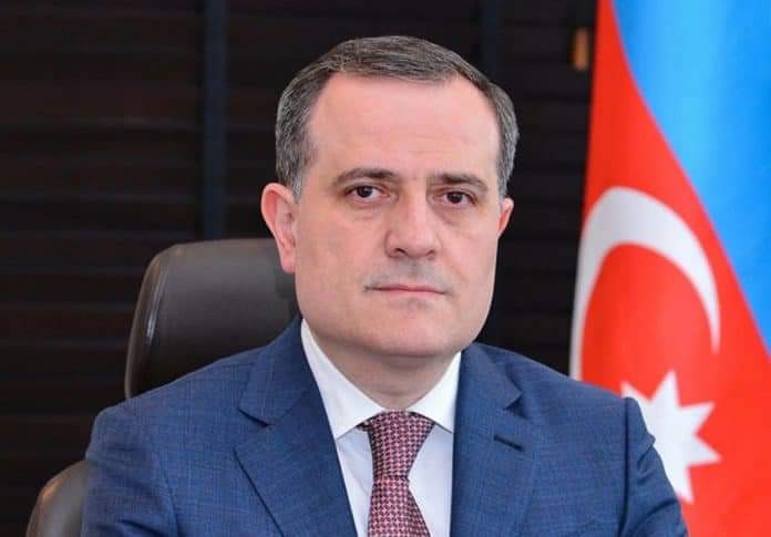 وزير خارجية أذربيجان: لا حل سلمي مع أرمينيا قبل انسحابها من الأراضي الأذربيجانية المعترف بها دولياً