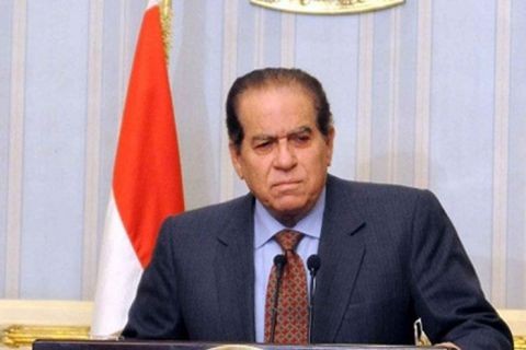 محافظ قنا ينعي رئيس وزراء مصر الأسبق