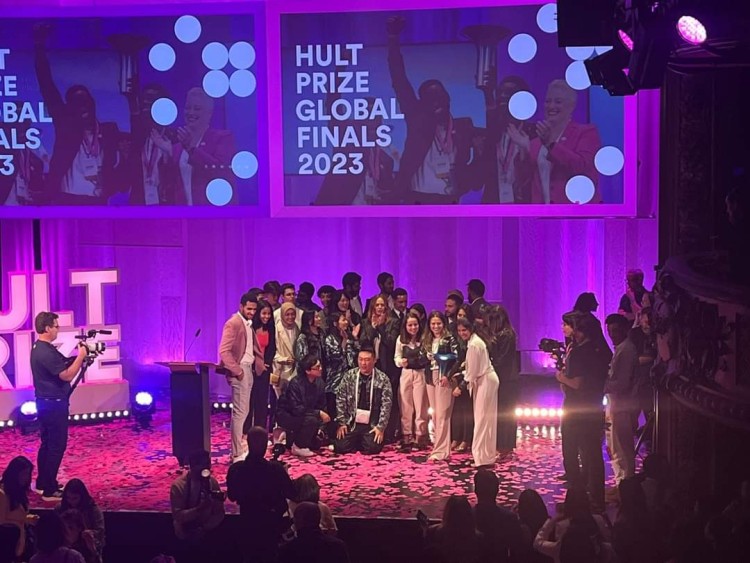 النائب مجدى الوليلى يُهنئ رئيس جامعة الإسكندرية على فوز فريق" EFFCT" في مسابقة Hult Prize الدولية