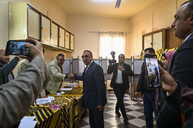 محافظ الإسكندرية يُدلي بصوته في الانتخابات الرئاسية