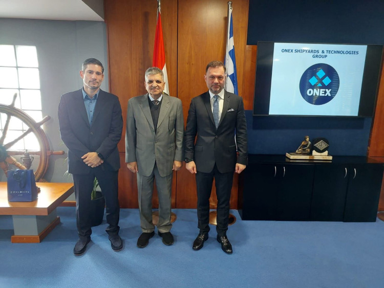 الفريق أسامة ربيع يبحث سبل التعاون مع ترسانة ONEX اليونانية في مجالات التصنيع المشترك والتدريب وتحويل السفن للعمل بالوقود النظيف