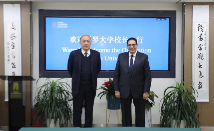 رئيس جامعة القاهرة يجري سلسلة لقاءات رفيعة المستوى بالصين لتعزيز التعاون الأكاديمي والبحثي