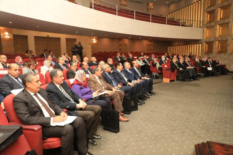 وزير التعليم العالي يترأس اجتماع مجلس الجامعات الخاصة بجامعة المستقبل