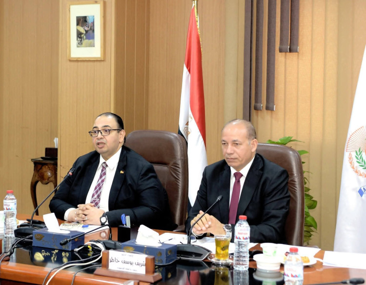 رئيس جامعة كفر الشيخ يشارك في اجتماع اللجنة العليا لتحالف الدلتا للصناعات الغذائية والألبان بجامعة المنصورة