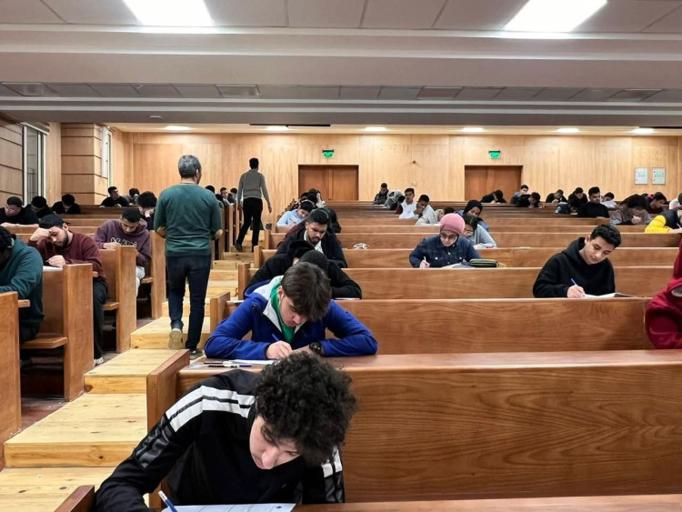 انضباط أكاديمي في امتحانات برنامج الطب والجراحة بجامعة القاهرة الأهلية