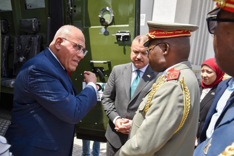 رئيس الهيئة العربية للتصنيع يبحث مع رئيس هيئة الأركان العامة للقوات المسلحة الكونغولية تعزيز مجالات التعاون في كافة مجالات التصنيع