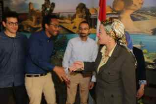‎وزيرة البيئة تكرم الفريق المصري الفائز في المسابقة الإقليمية للابتكارات الخضراء