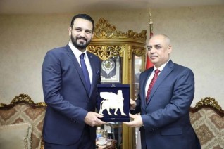 تكريم وزير النقل العراقي لـ"صانع الامل" المصري دفعه قويه للعمل التطوعي