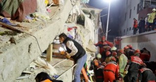 إنقاذ 11 شخصا من تحت الأنقاض بعد انهيار مبنى فى الصين