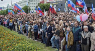 الآلاف يطلبون الجنسية الروسية