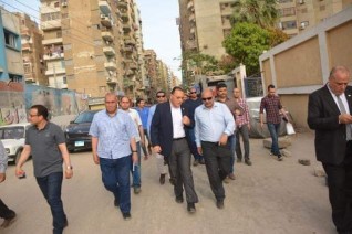 محافظ الشرقية يتفقد إستكمال أعمال فتح الشوارع الجانبية الملاصقة لأرض شركة المصرية للتنمية السياحية