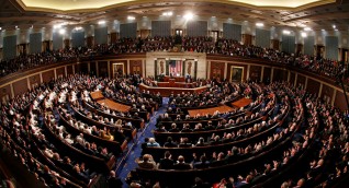 أعضاء في الكونغرس للجم ترامب عن بدء الحرب مع إيران