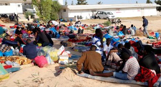 الاتحاد الأوروبي يعلق على الإفراج عن مهاجري مركز إيواء تاجوراء في طرابلس