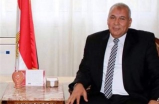 غانم يناشد الوزراء الموافقة على 10 آلاف فدان لكل محافظة بالوادى الجديد