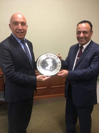 تعاون بين مصر وأوزبكستان في قطاع الأدوية