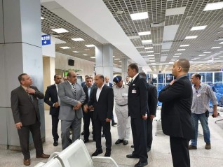 وزير الطيران يتفقد مطار شرم الشيخ الدولي فى ثالث أيام عيد الأضحى المبارك