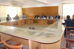 رئيس جامعة جنوب الوادي يتفقد كلية الحقوق ويلتقي أعضاء هيئة التدريس