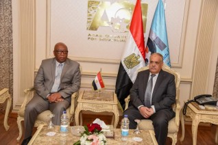 العربية للتصنيع تستقبل وزير الإتصالات بمملكة ليسوتو الإفريقية للتعاون المشترك