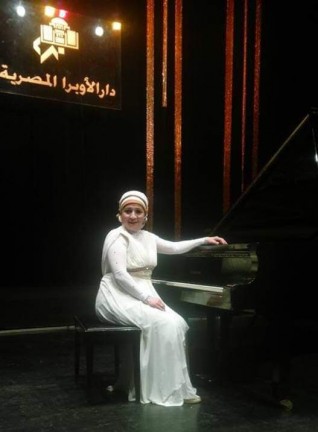 مؤلفات مصرية وعالمية على "بيانو" عفاف طلبة بمسرح الجمهورية